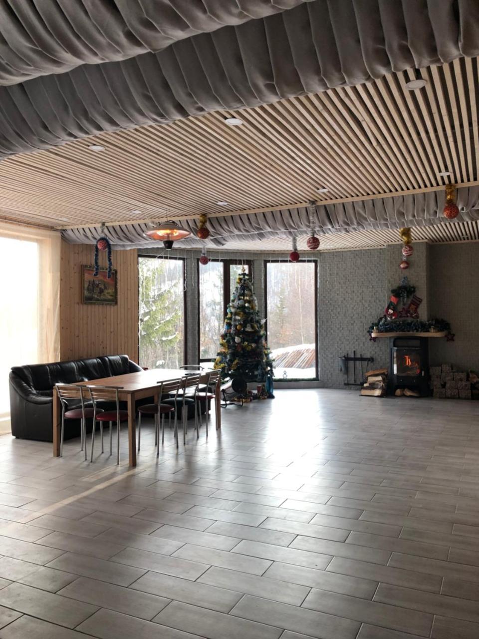 Riviera Lodge